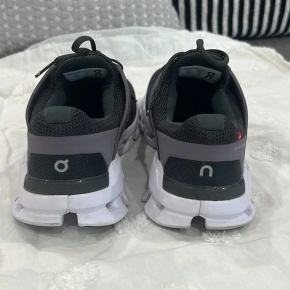ON Cloudswift Sneakers SZ 6 women Shark / Shadow - Picture 4 of 15